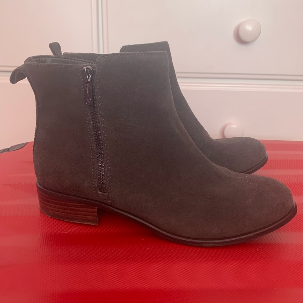 DARK GREY BOOTIES